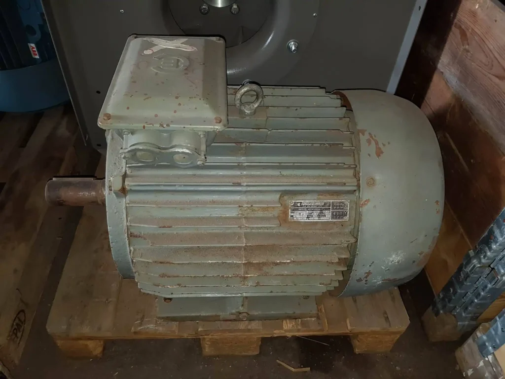 Български електродвигатели 7 MO180 motor